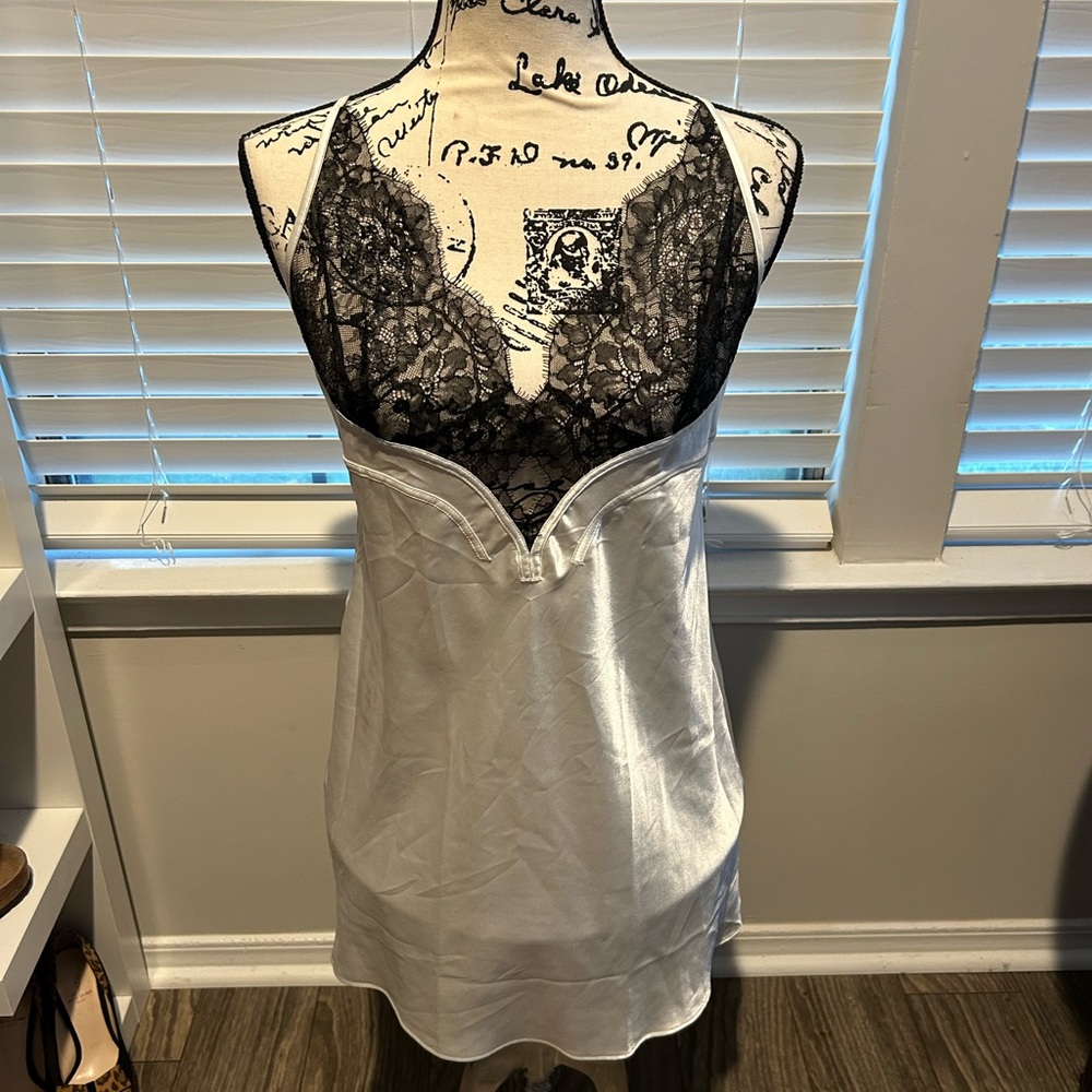 Victoria's Secret Black and White Lace Chemise size L Like New